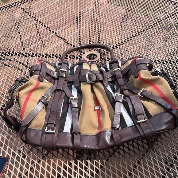 Pre-owned available
Exterior Color
Brown
Pattern
Checkered - Picture 6 of 10